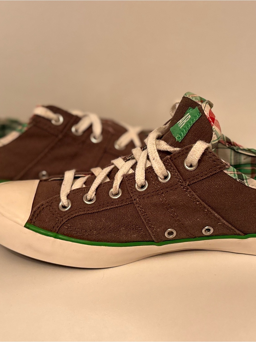 Converse Lady star with red and green plaid interior, unisex